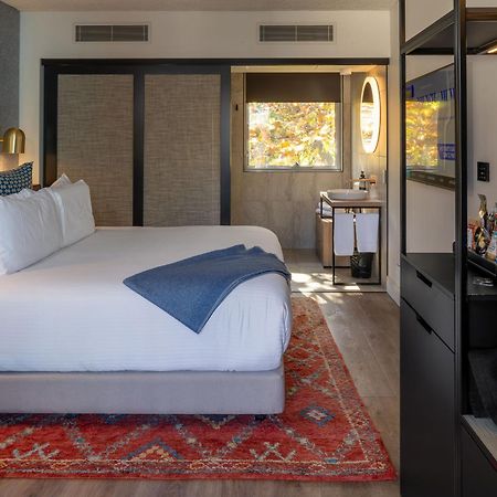 Zagame'S House Hotel Melbourne Kültér fotó A guest room at the Hotel Zags