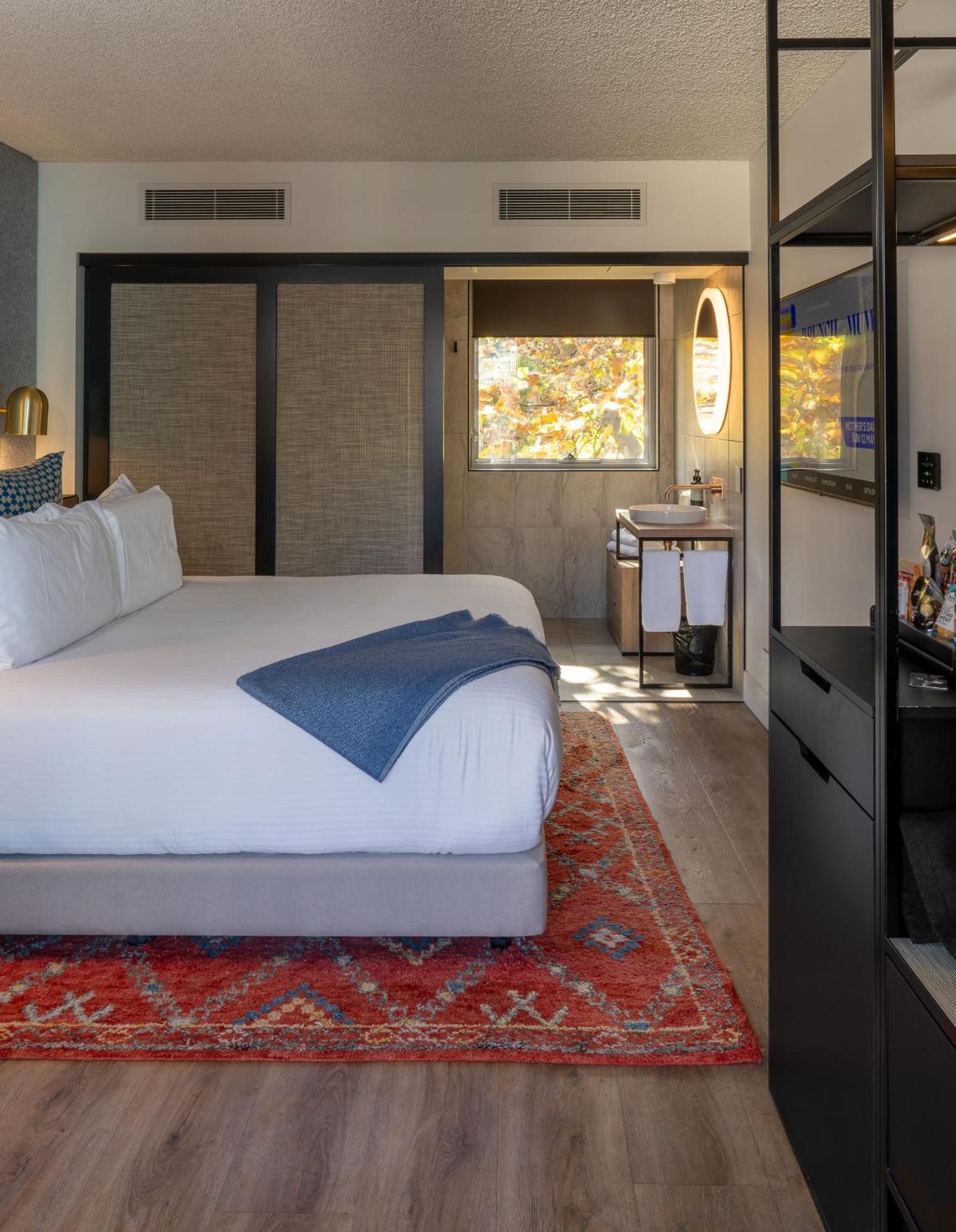 Zagame'S House Hotel Melbourne Kültér fotó A guest room at the Hotel Zags